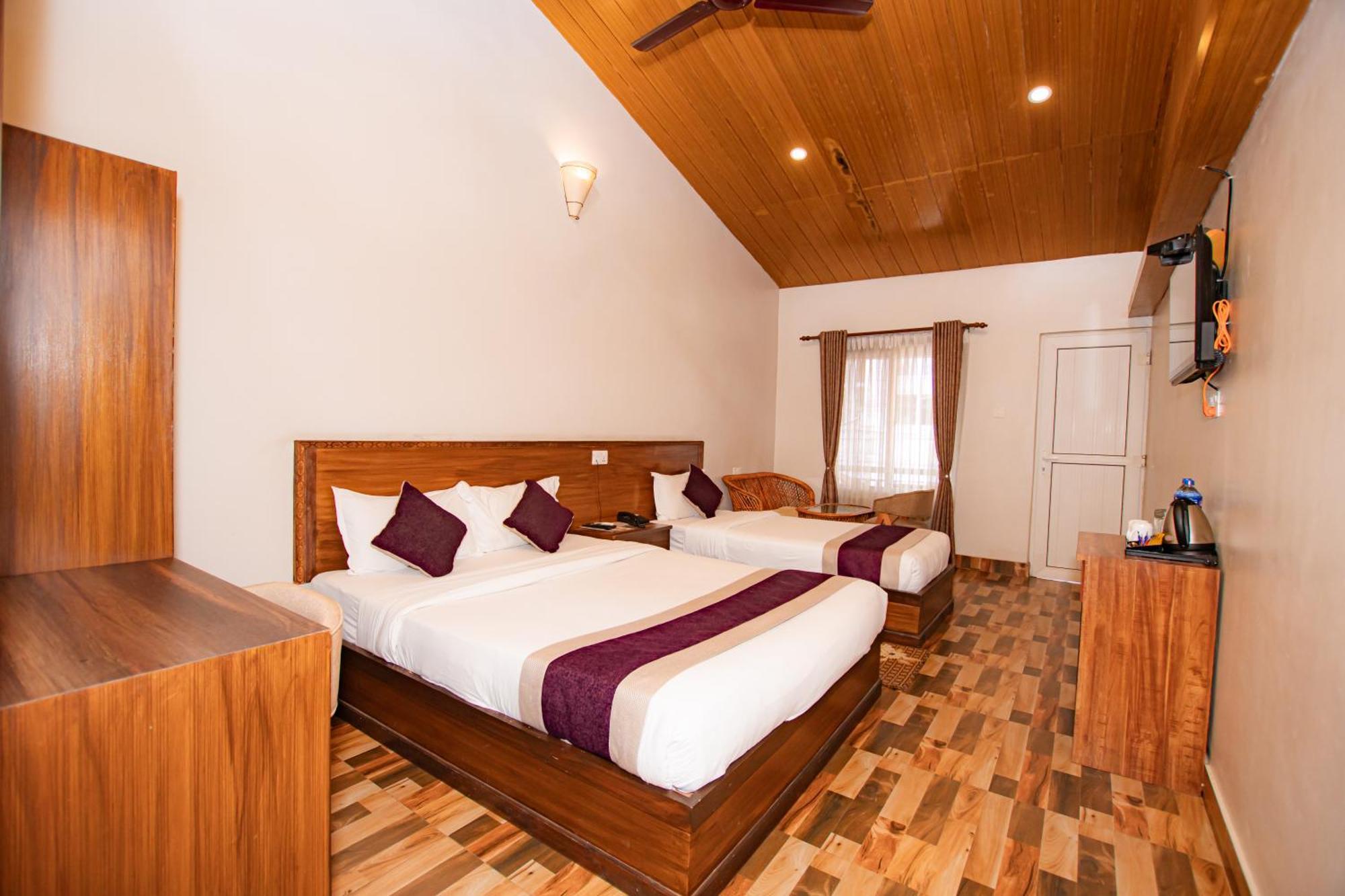 Busy Bee Resort, Pokhara Kültér fotó