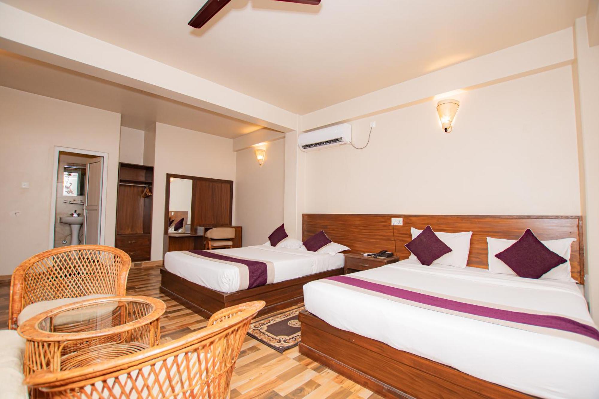 Busy Bee Resort, Pokhara Kültér fotó