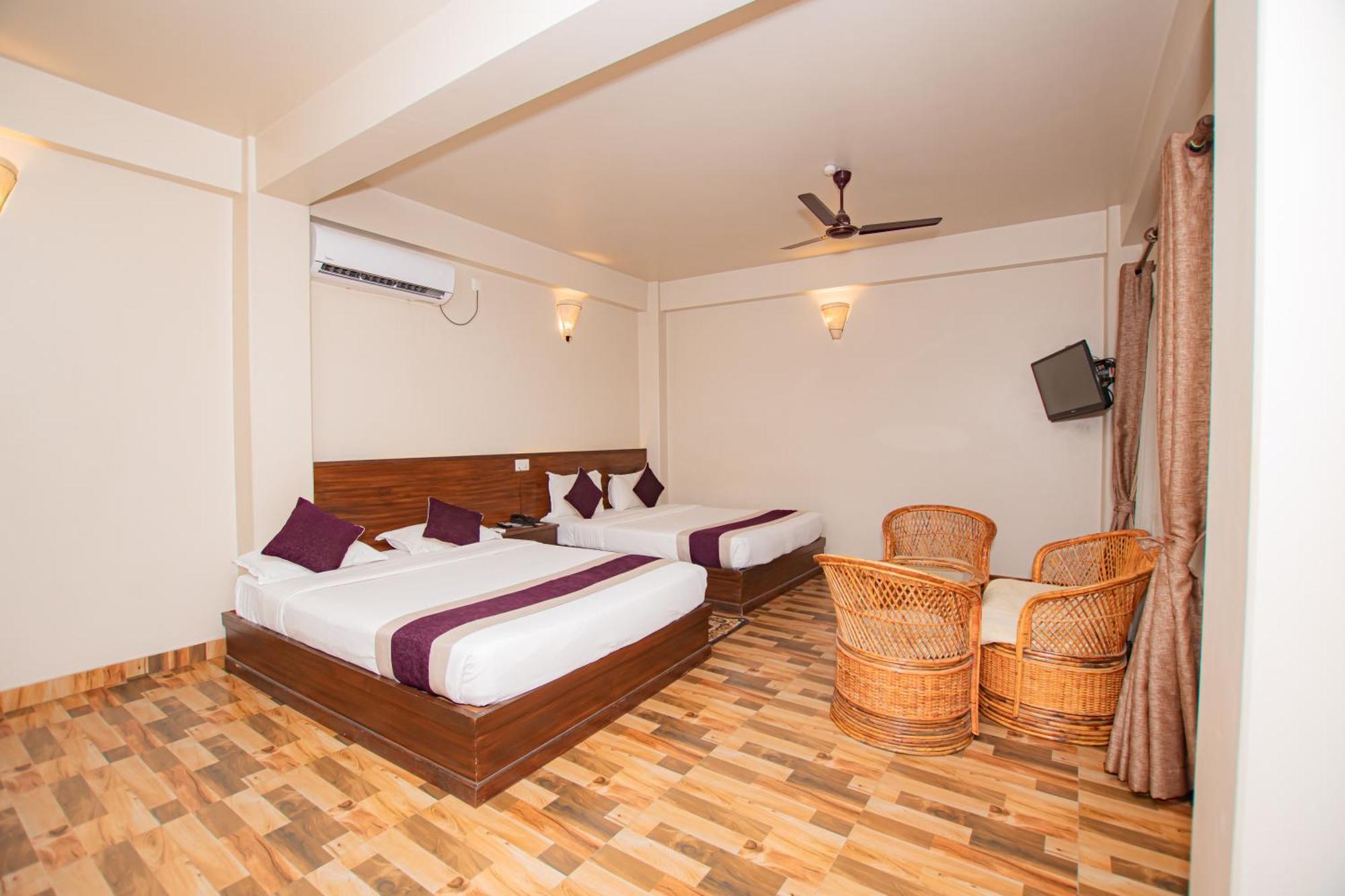 Busy Bee Resort, Pokhara Kültér fotó