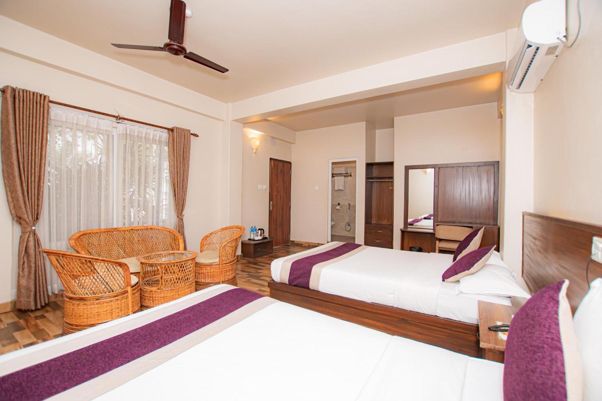 Busy Bee Resort, Pokhara Kültér fotó